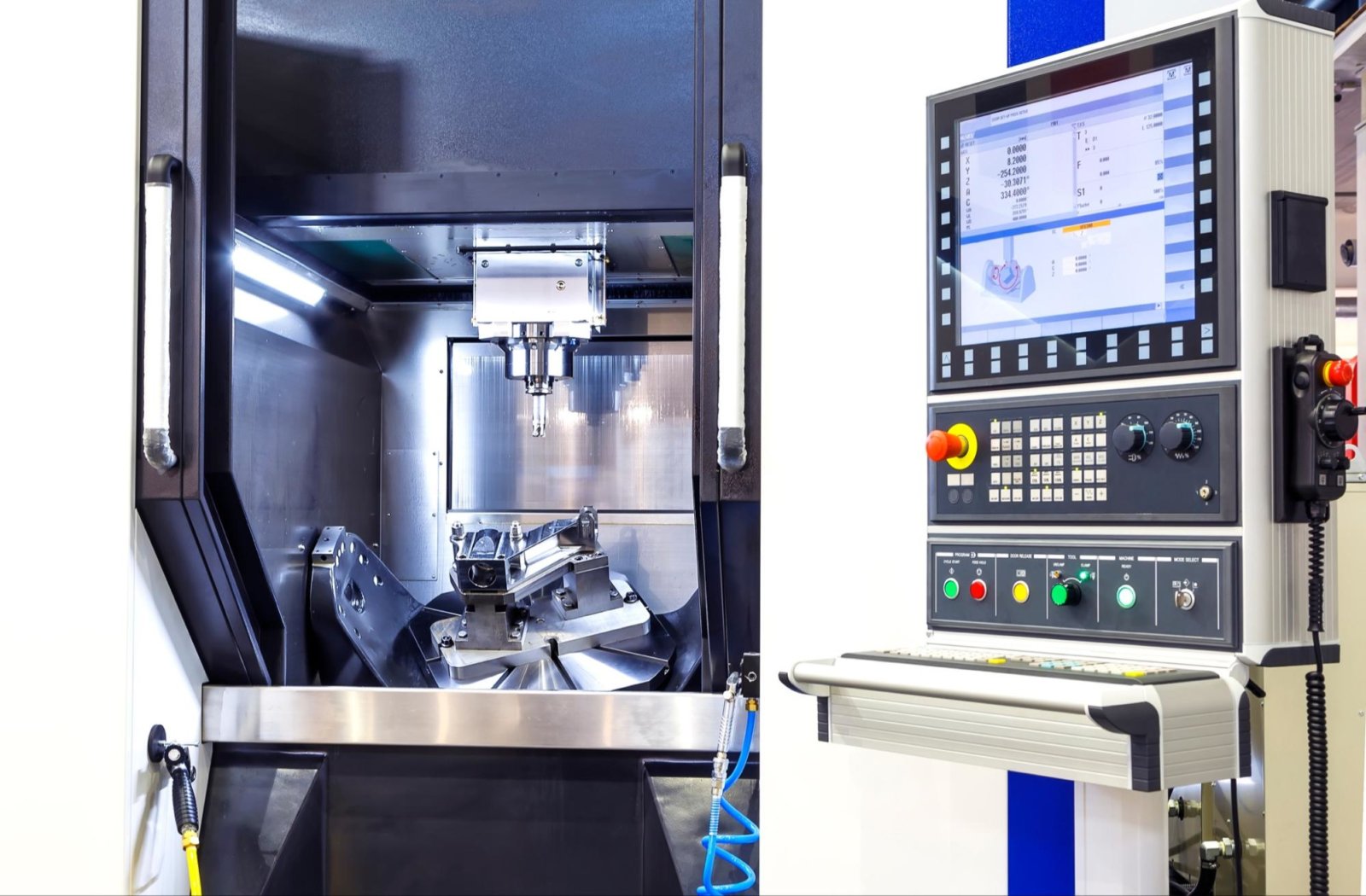 CNC Programming vs Manual Machining